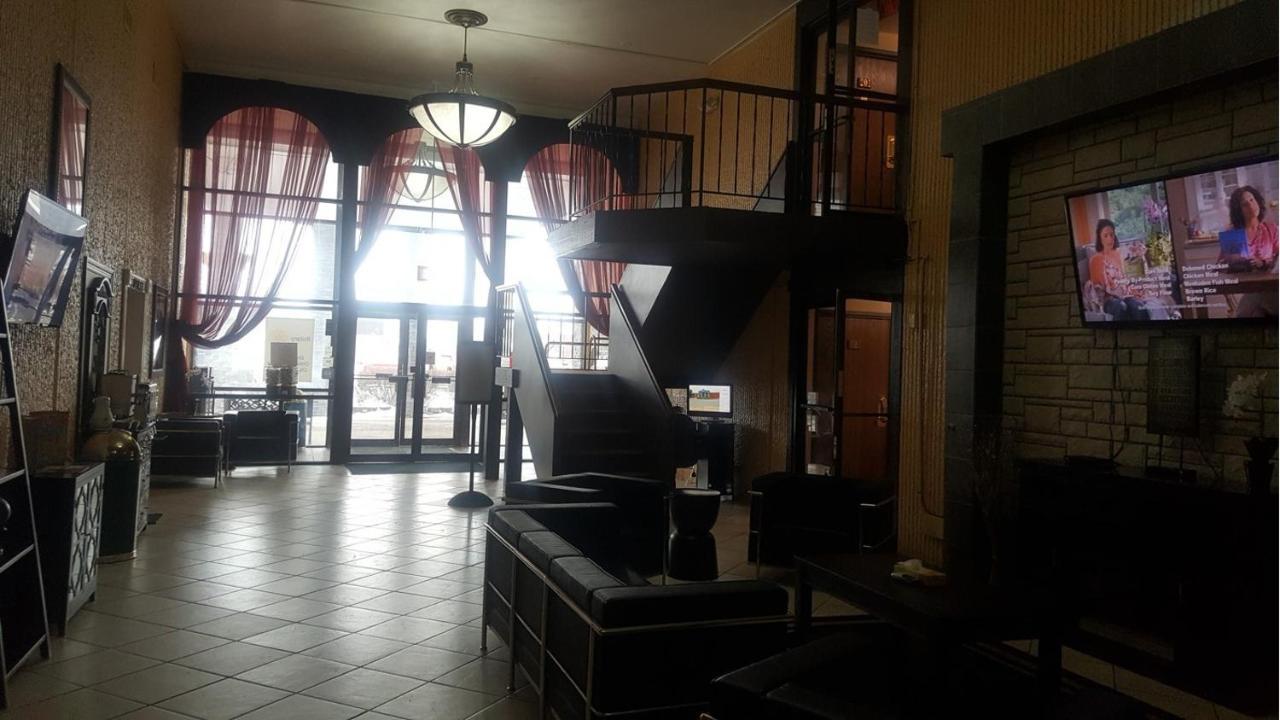 Crookston Inn & Convention Center Екстер'єр фото